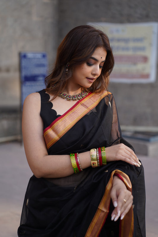 Varnika Black