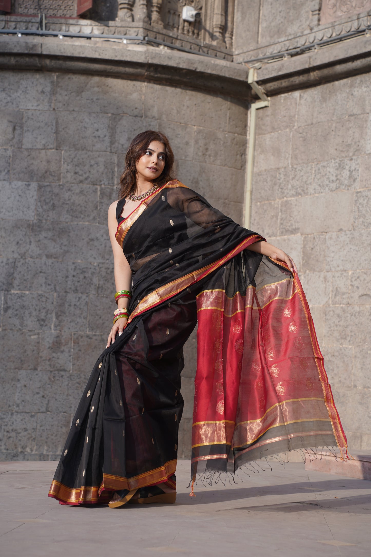 Varnika Black